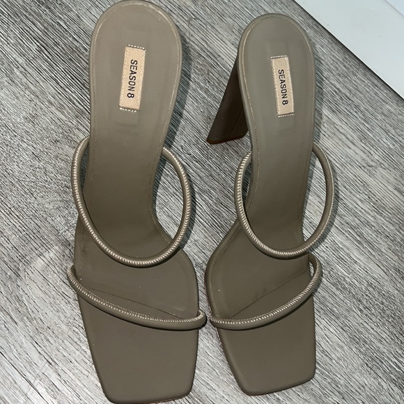 Yeezy Season 8 Sandals, 40 - Picture 7 of 9
